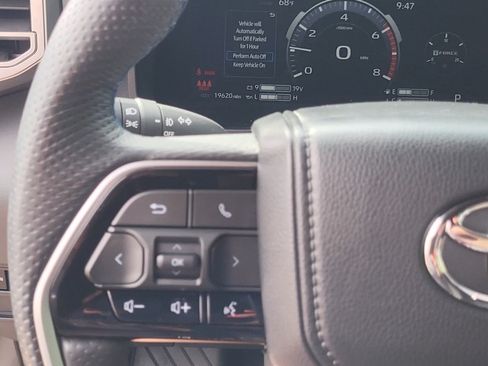 Used 2025 Toyota Tundra Platinum AWD/4WD image 15