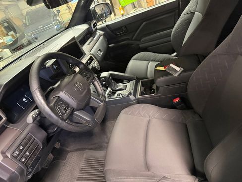 Used 2025 Toyota Tacoma SR5 image 34