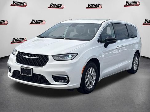 Used 2024 Chrysler Pacifica Touring-L FWD image 1