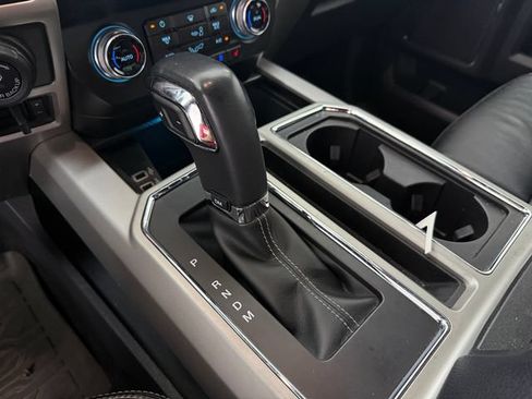 Used 2019 Ford F150 Lariat w/ Equipment Group 502A Luxury AWD/4WD image 12