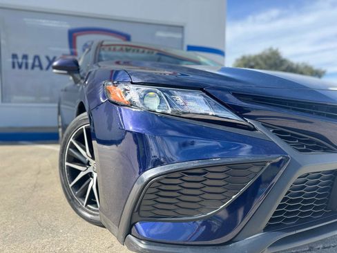 Used 2022 Toyota Camry SE image 7