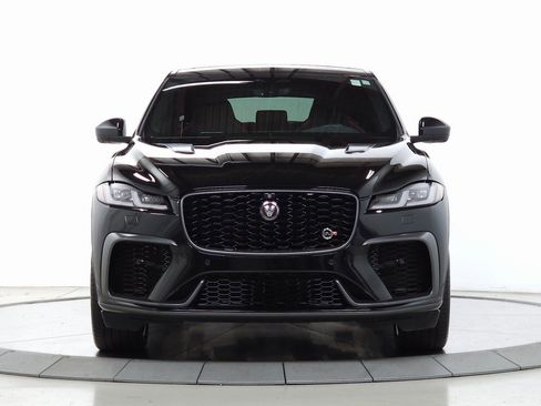 Used 2022 Jaguar F-PACE SVR image 2