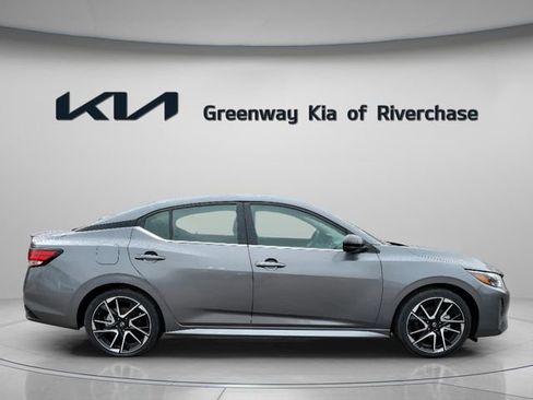 Used 2025 Nissan Sentra SR image 4