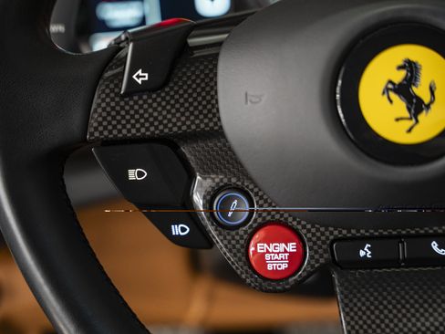 Used 2019 Ferrari 812 Superfast RWD image 31