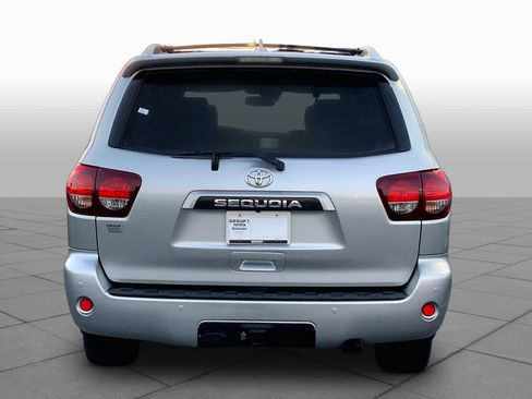 Used 2020 Toyota Sequoia Platinum RWD image 5
