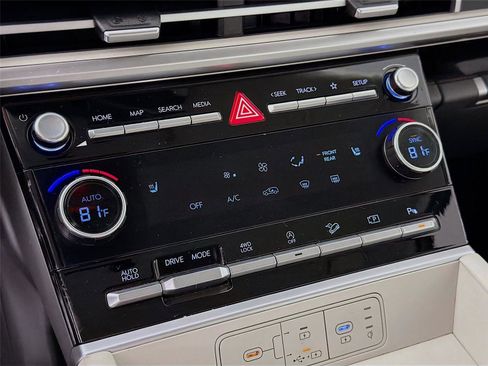 Used 2025 Hyundai Santa Fe SEL image 16