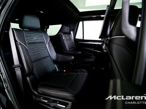 Used 2025 Cadillac Escalade V AWD/4WD image 28