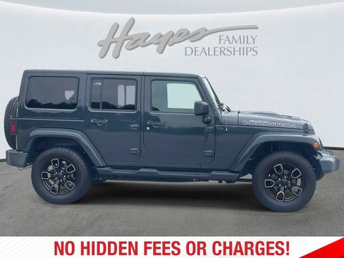 Used 2017 Jeep Wrangler Unlimited Sahara AWD/4WD image 2