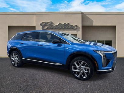 New 2025 Cadillac Optiq Luxury 2