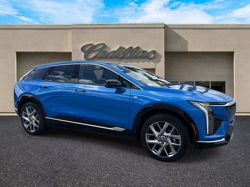 New 2025 Cadillac Optiq Luxury 2 AWD/4WD image 1
