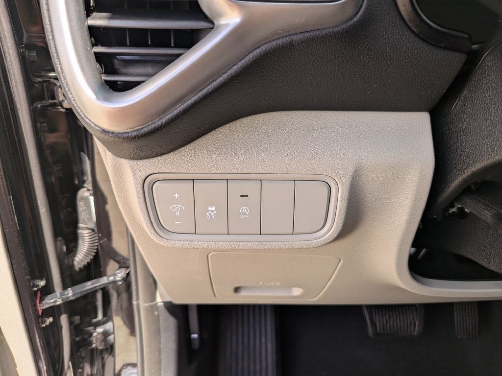 Certified 2025 Kia Soul LX w/ LX Technology Package FWD image 26