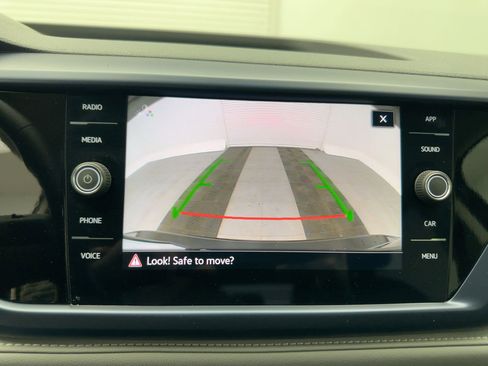 Used 2024 Volkswagen Taos SE image 22