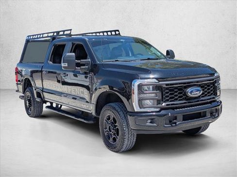 Used 2024 Ford F250 XL w/ STX Appearance Package AWD/4WD image 3