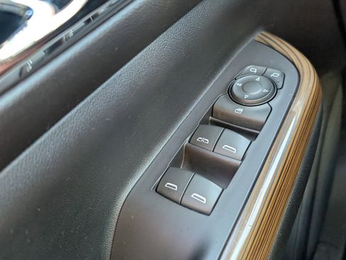 Used 2019 GMC Acadia SLE image 35