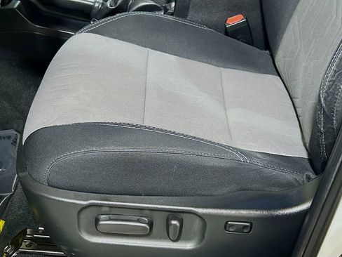 Used 2023 Toyota Tacoma TRD Off-Road image 16