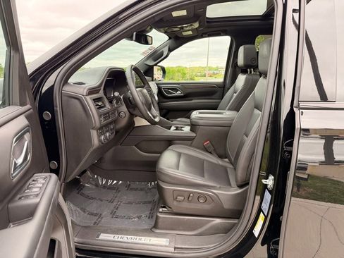 Used 2024 Chevrolet Suburban Z71 w/ Off-Road Capability Package AWD/4WD image 28