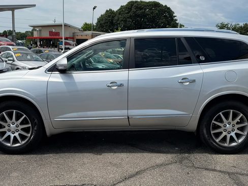 Used 2017 Buick Enclave Leather AWD/4WD image 2