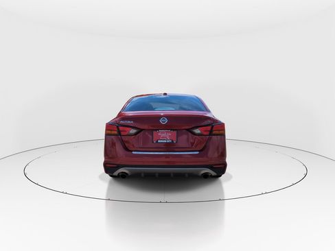 Used 2022 Nissan Altima 2.5 SR FWD image 7