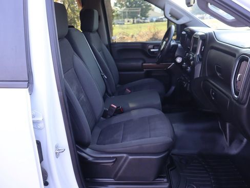 Used 2022 Chevrolet Silverado 3500 LT AWD/4WD image 25