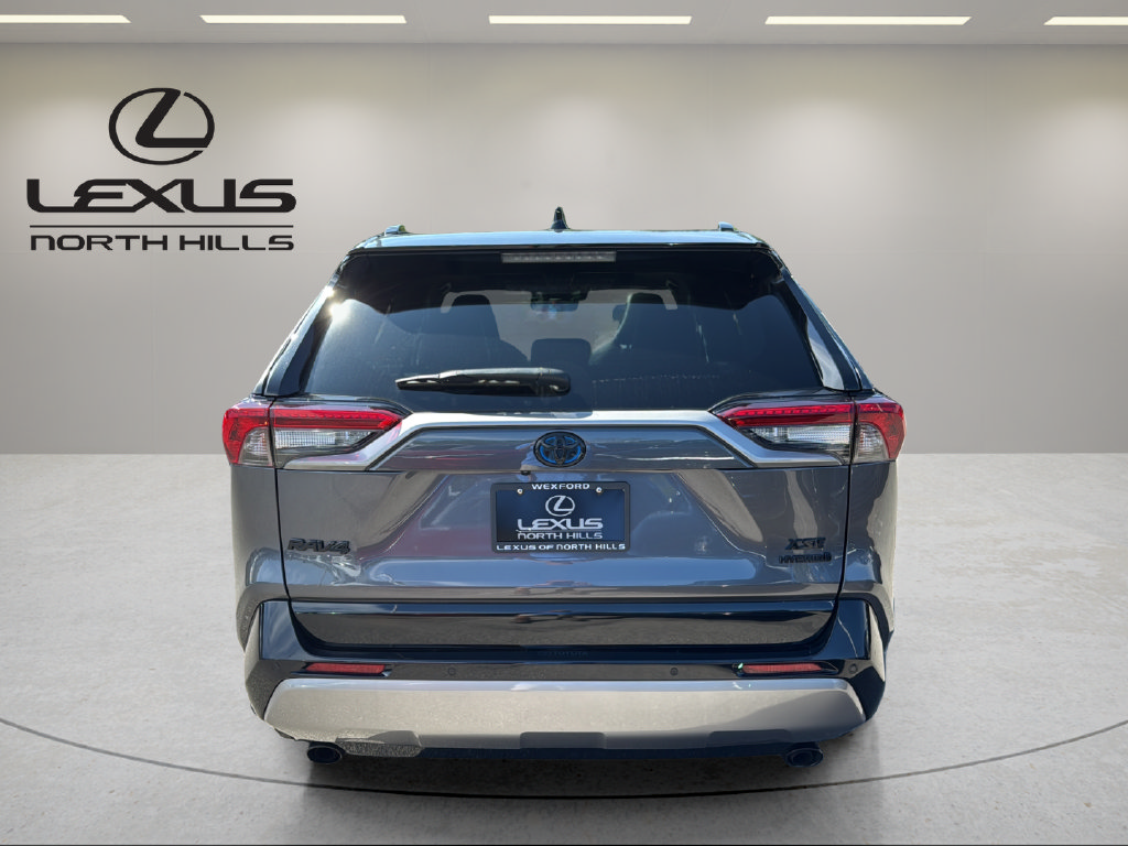 Used 2024 Toyota RAV4 XSE w/ Advanced Technology Package AWD/4WD image 7