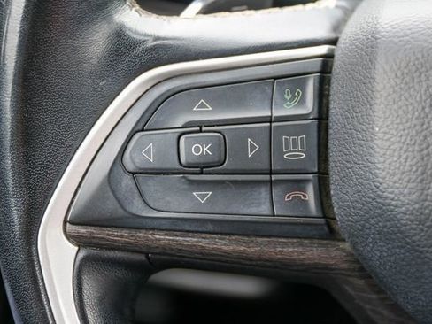 Used 2022 Jeep Grand Cherokee L Limited w/ Black Appearance Package AWD/4WD image 29