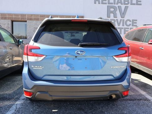 Used 2023 Subaru Forester Premium image 20