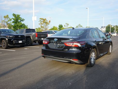 Used 2023 Toyota Camry LE FWD image 4