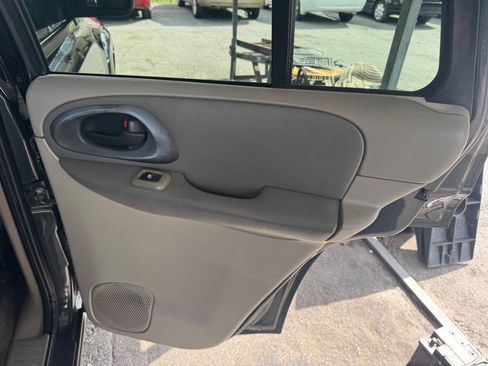 Used 2003 Chevrolet TrailBlazer LS w/ Preferred Equipment Group RWD image 20