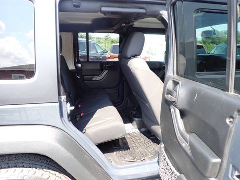 Used 2017 Jeep Wrangler Unlimited Sport w/ Power Convenience Group AWD/4WD image 10