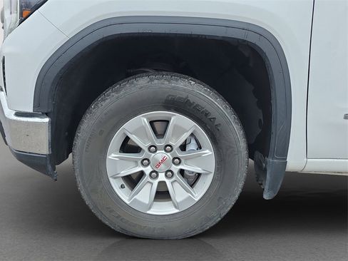 Used 2022 GMC Sierra 1500 SLE image 4