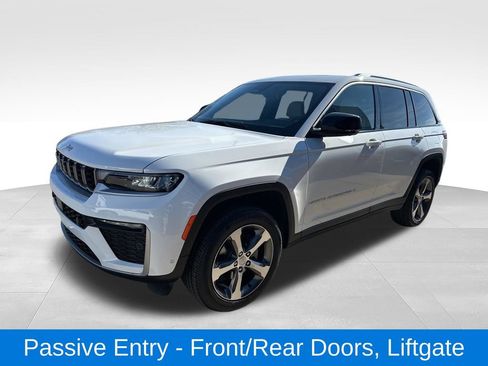 New 2026 Jeep Grand Cherokee Limited w/ Luxury Tech Group II AWD/4WD image 6