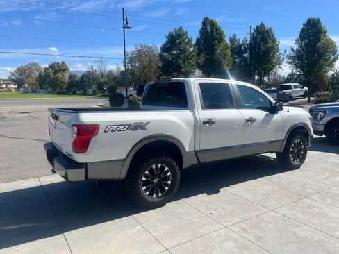 Used 2018 Nissan Titan PRO-4X image 28