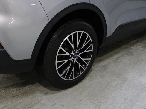 Used 2022 Ford Escape Titanium image 26