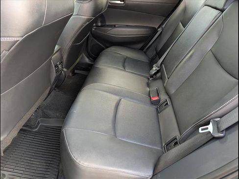 Used 2024 Toyota Corolla Cross XLE FWD image 11