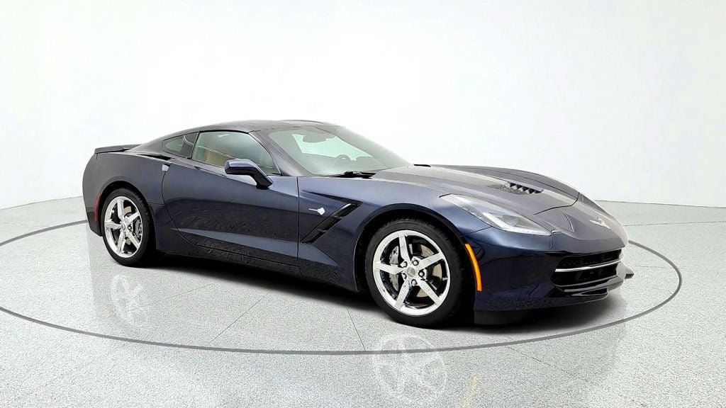 Used 2014 Chevrolet Corvette Stingray Coupe w/ 2LT Preferred Equipment Group RWD image 3