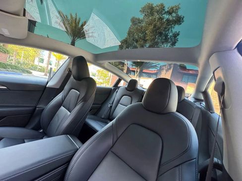 Used 2023 Tesla Model 3 Standard Range image 11