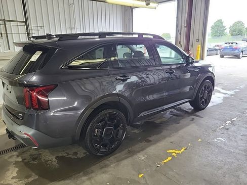 Used 2025 Kia Sorento SX AWD/4WD image 2