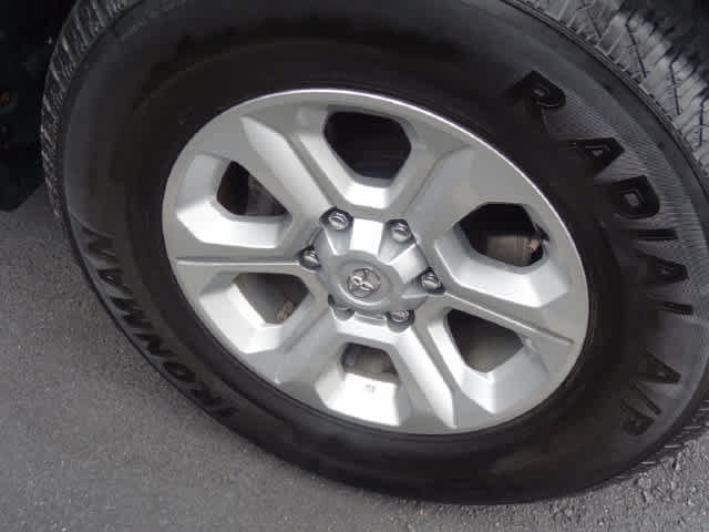 Used 2023 Toyota 4Runner SR5 AWD/4WD image 18