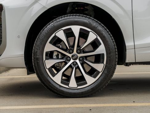 Certified 2026 Audi Q3 quattro 2.0T AWD/4WD image 29