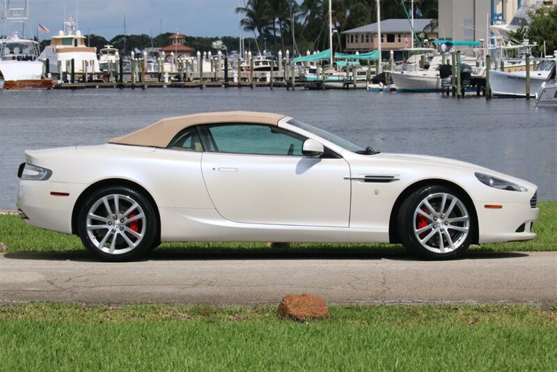 Used 2011 Aston Martin DB9 Volante RWD image 7