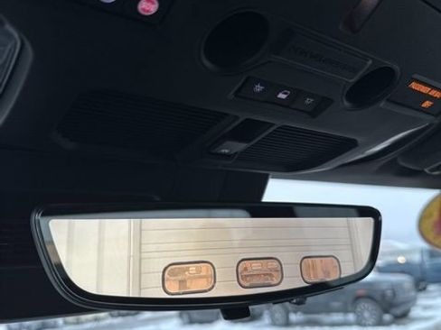 Used 2024 GMC Hummer EV 2X w/ LPO, Illumination Package image 31