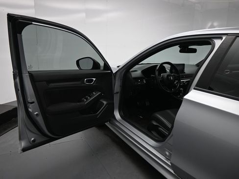 Used 2022 Honda Civic Sport image 8