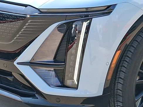 New 2026 Cadillac Lyriq Sport image 7