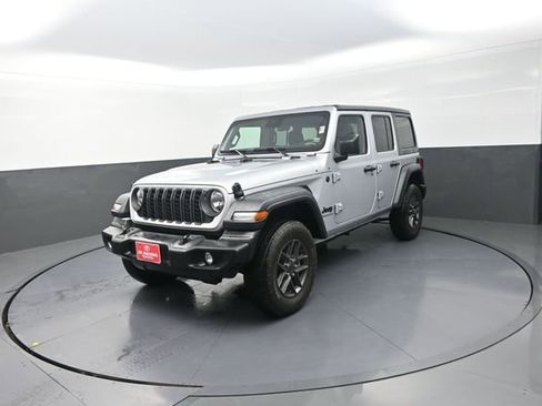 Used 2024 Jeep Wrangler Unlimited Sport AWD/4WD image 39