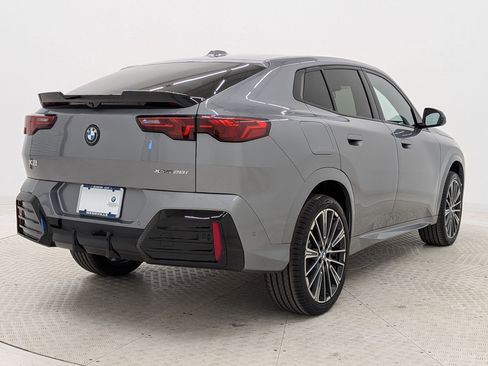 New 2026 BMW X2 xDrive28i w/ M Sport Package AWD/4WD image 9