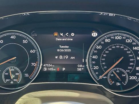 Used 2019 Bentley Bentayga image 14