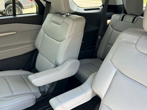 New 2026 Ford Explorer Active w/ Active Comfort Package RWD image 9