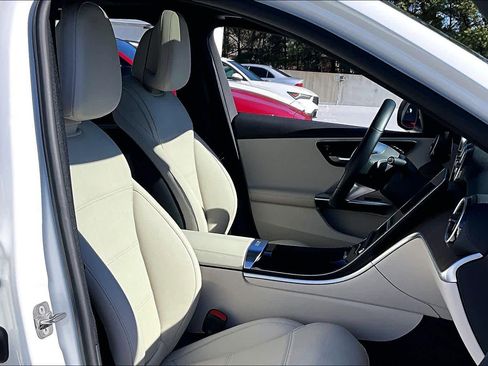 Used 2024 Mercedes-Benz C 300 Sedan image 8