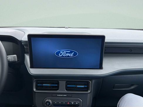 New 2026 Ford Maverick Lobo image 17