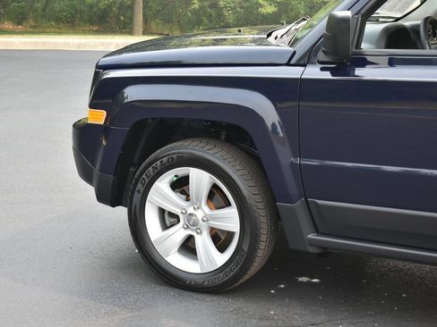 Used 2013 Jeep Patriot Latitude FWD image 10